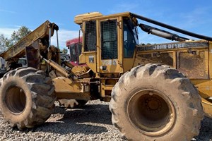 John Deere 748G  Skidder